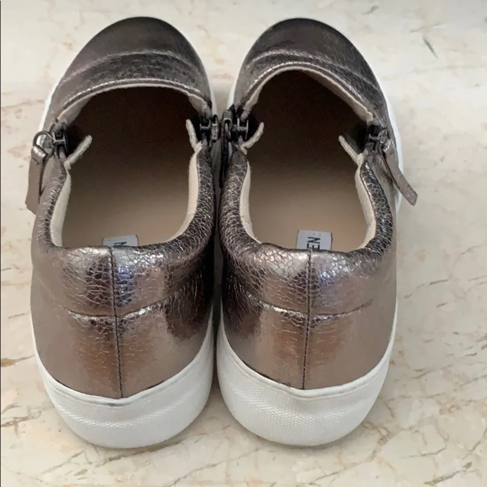Steve Madden size metallic